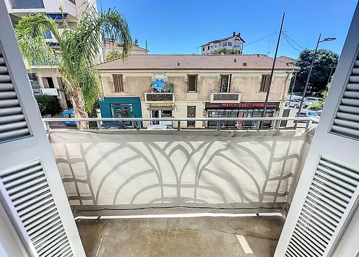 T2 Climatise Au Coeur De Juan Les Pins - 200m De La